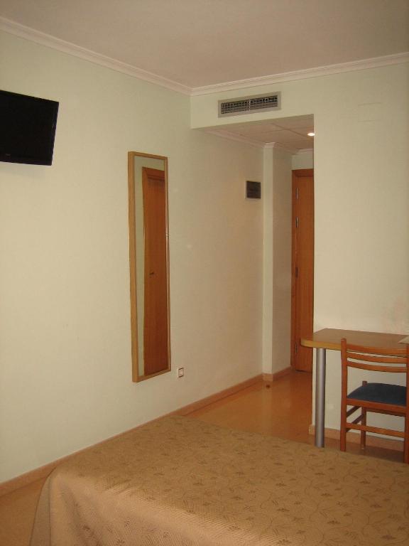 Hostal Madruga เอลเช ภายนอก รูปภาพ